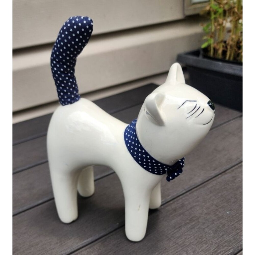 Vtg Enesco Ceramic Cat White Whimsical Smiling Kitty with Blue Polka Dot Bow Tie